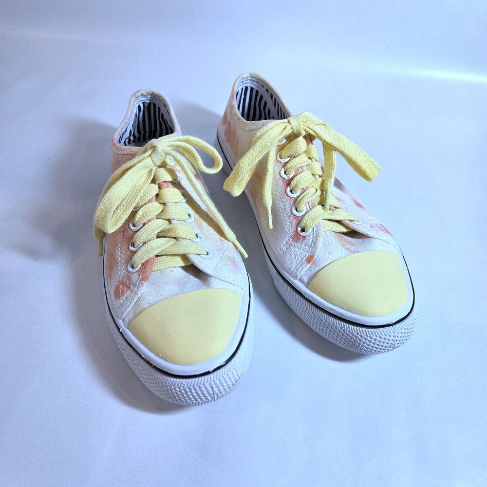 NWOT Joanne Stores Handpainted Shoes Size 6 - Picture 2 of 5